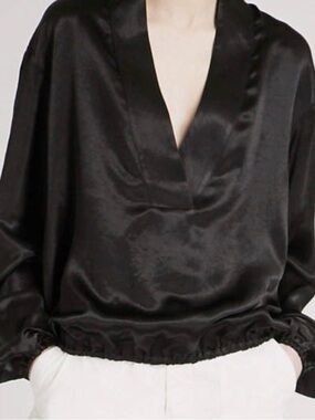 Nili Lotan - Kensington  V-Neck Black Blouse